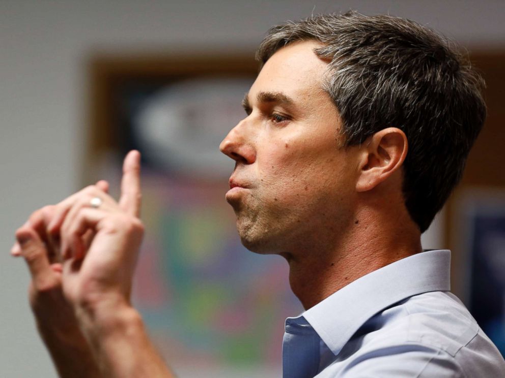 PHOTO: Beto ORourke speaks at the International Brotherhood of Electrical Workers Local 13 hall in Burlington, Iowa, March 14, 2019.
