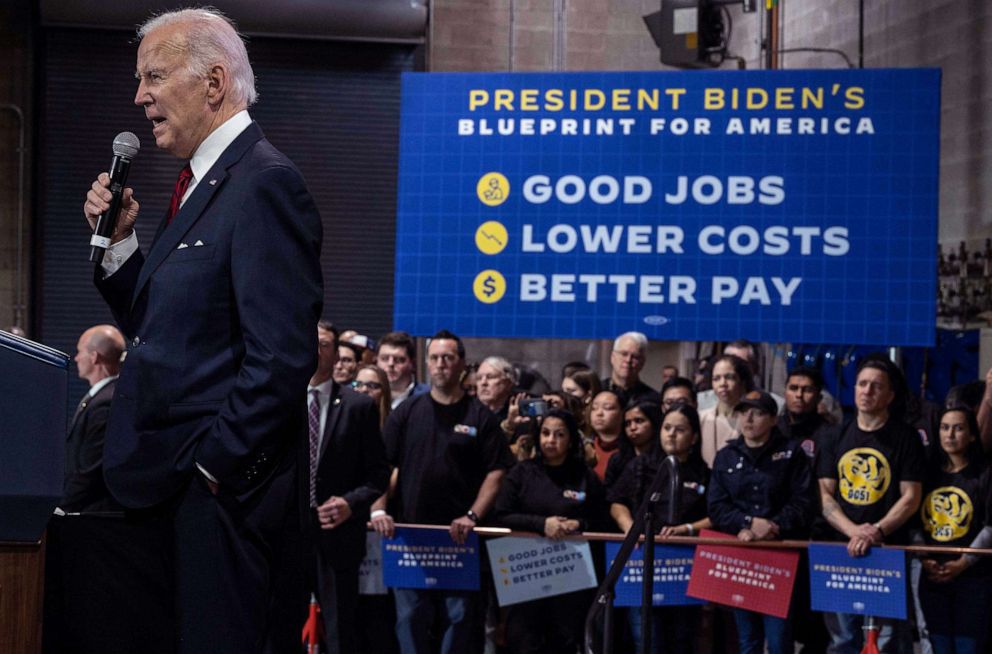 PHOTO: President Joe Biden speaks about the economy at Steamfitters Local 602 in Springfield, Va., Jan. 26, 2023.