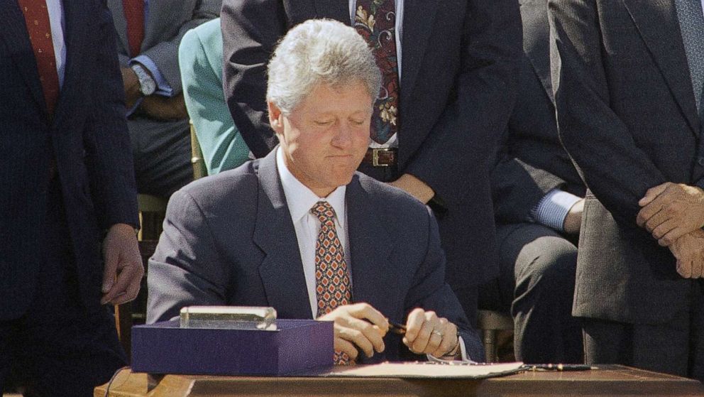 PHOTO: President Bill Clinton signs the $30 billion crime bill on the South Lawn of the White House , Sept. 13, 1994.