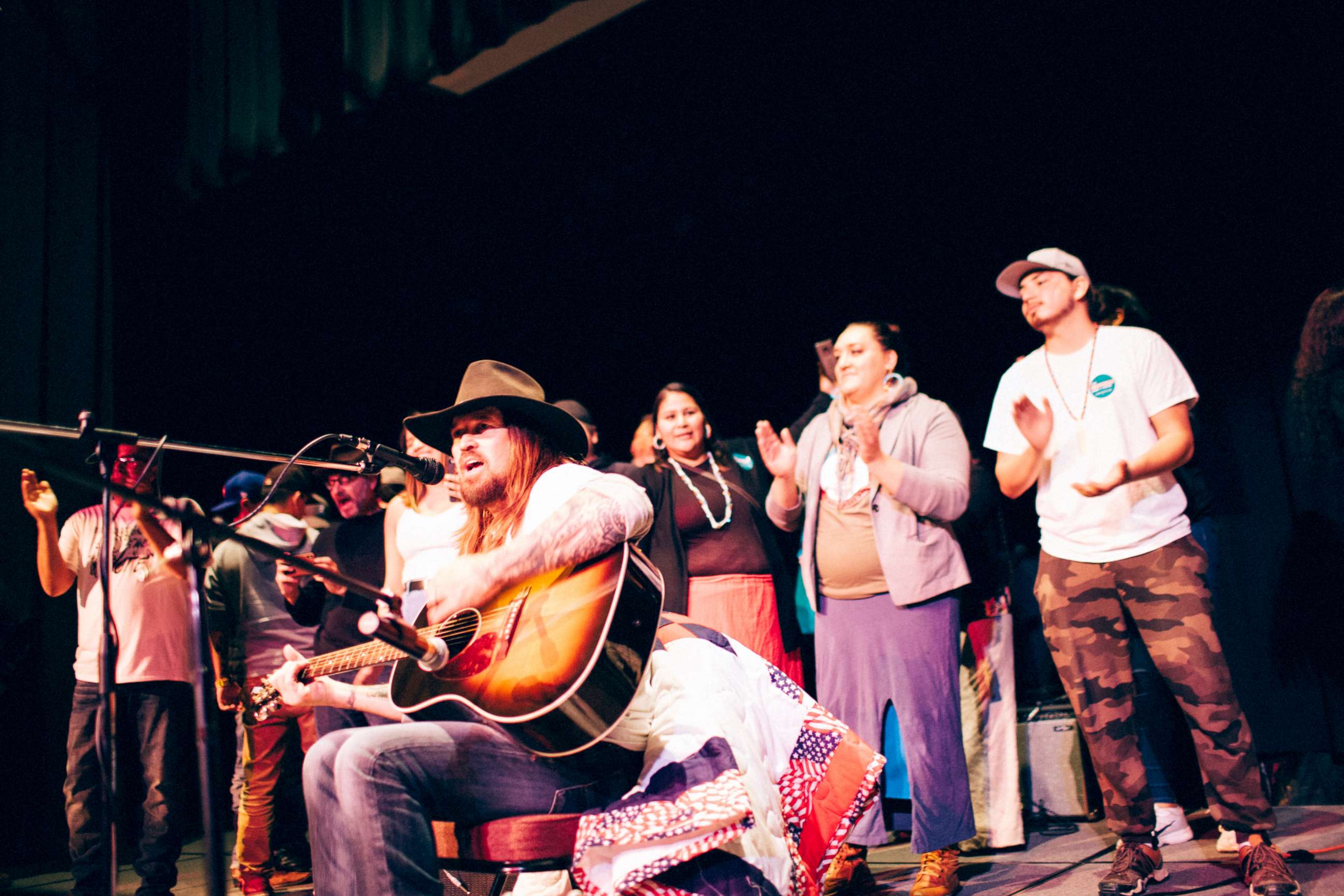 PHOTO: Billy Ray Cyrus performs at the Stand-N-Vote event at Turtle Mountain Community College in Belcourt, N.D.