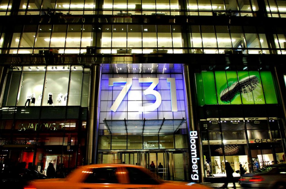 PHOTO: A taxi passes by the residential and office tower located at 731 Lexington Avenue, which houses the offices of Bloomberg News parent Bloomberg L.P., in New York, April 4, 2007.  