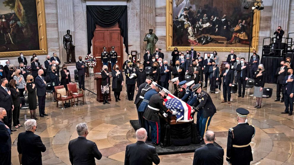 Bob Dole, longtime GOP Senator and presidential nominee, lies in state at US Capitol - ABC News