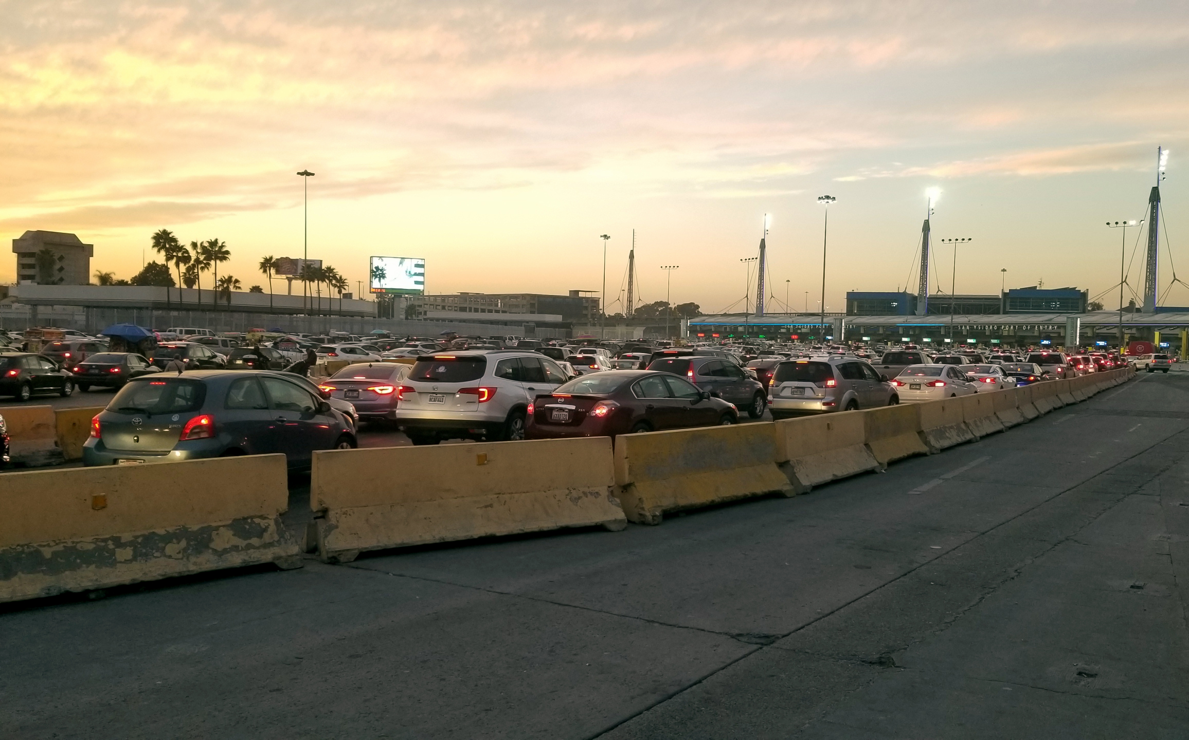 PHOTO: Lines of cars wait to enter the U.S. at the San Ysidro border crossing, Dec. 21, 2018. 