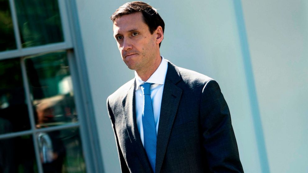 PHOTO: Tom Bossert walks out of the White House campus Sept. 28, 2017 in Washington, D.C.