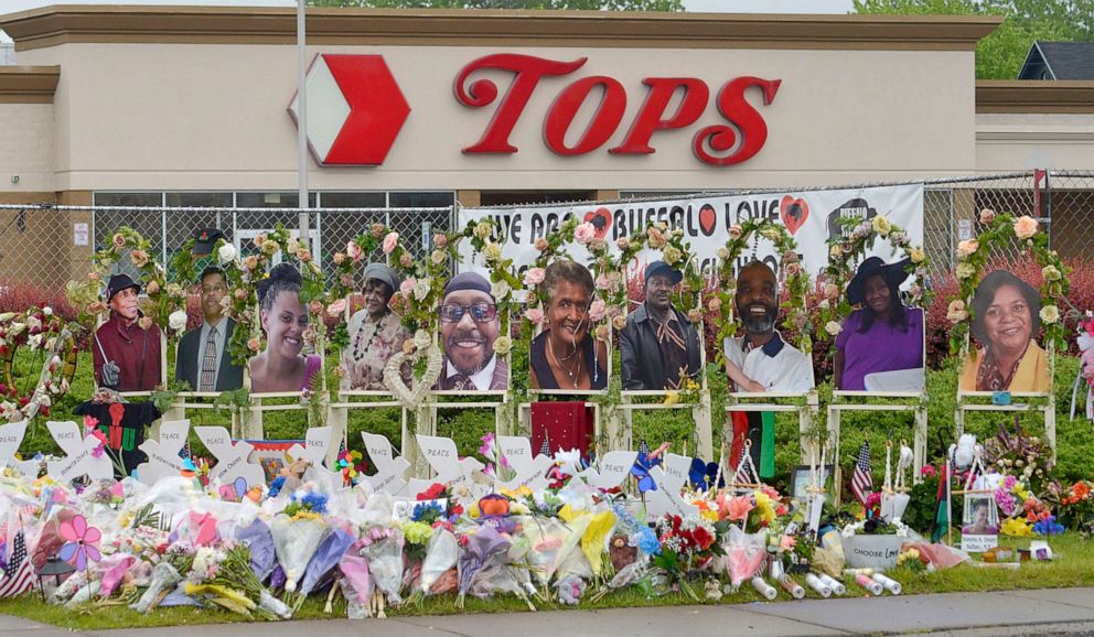 PHOTO: A makeshift memorial in front of the Tops Supermarket in Buffalo, N.Y., May 28, 2022.