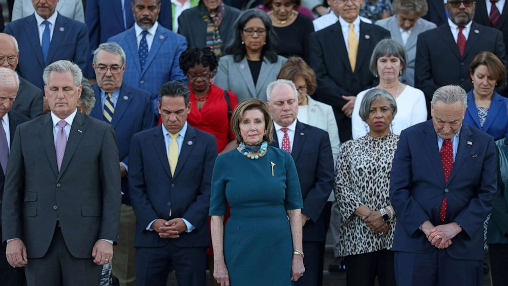 PHOTO: Members of Congress observe a moment of silence for the 600,000 American lives lost to COVID-19, outside the U.S. Capitol in Washington, D.C., June 14, 2021.