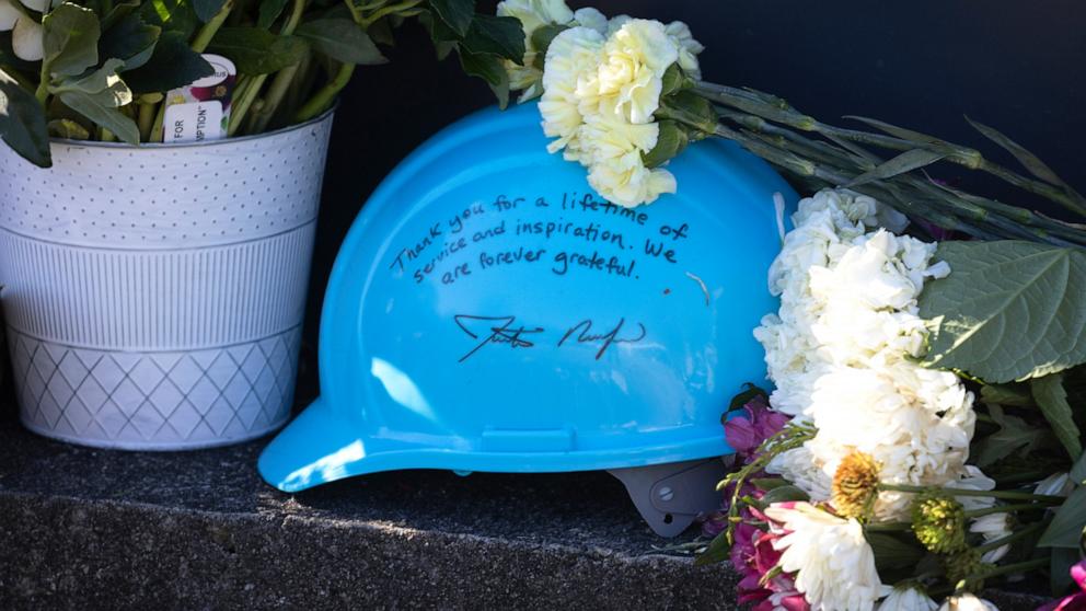 PHOTO: A makeshift memorial sits outside of the Carter Center on Jan. 4, 2025, in Atlanta.