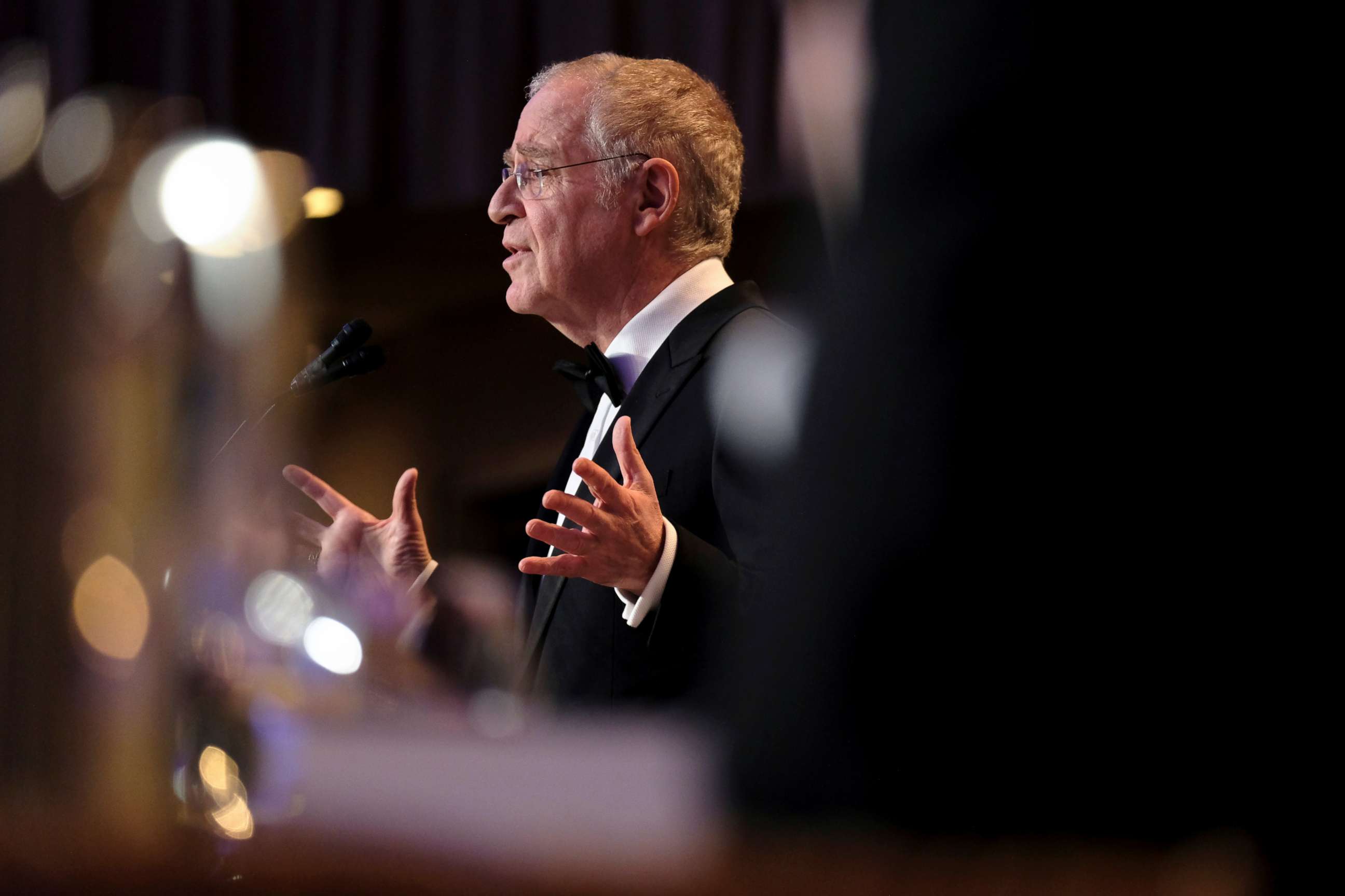 PHOTO: Author and historian Ron Chernow speaks at the annual White House Correspondents Association Dinner in Washington D.C., April 27, 2019. 