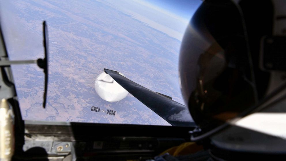 Close-up photo of Chinese spy balloon in flight released by US military - ABC News