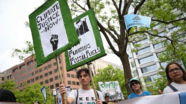Climate change activists plan protest at White House Correspondents' Dinner - Vimarsana News