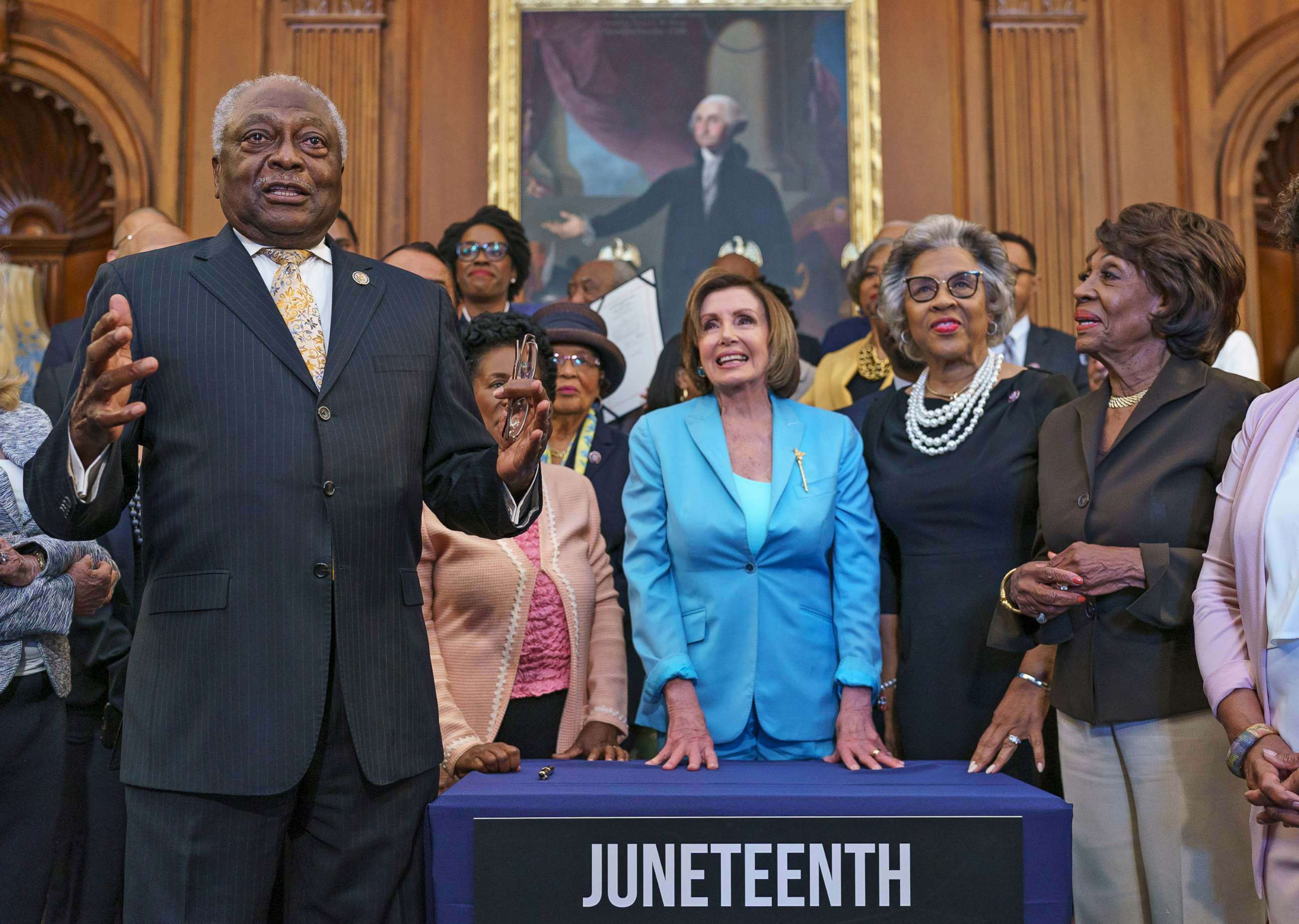 PHOTO: James Clyburn, Nancy Pelosi, Reps. Al Green, Sheila Jackson Lee, Joyce Beatty, Maxine Waters, Barbara Lee and Congressional Black Caucus members celebrate the passage of the Juneteenth National Independence Day Act, June 17, 2021 in Washington.