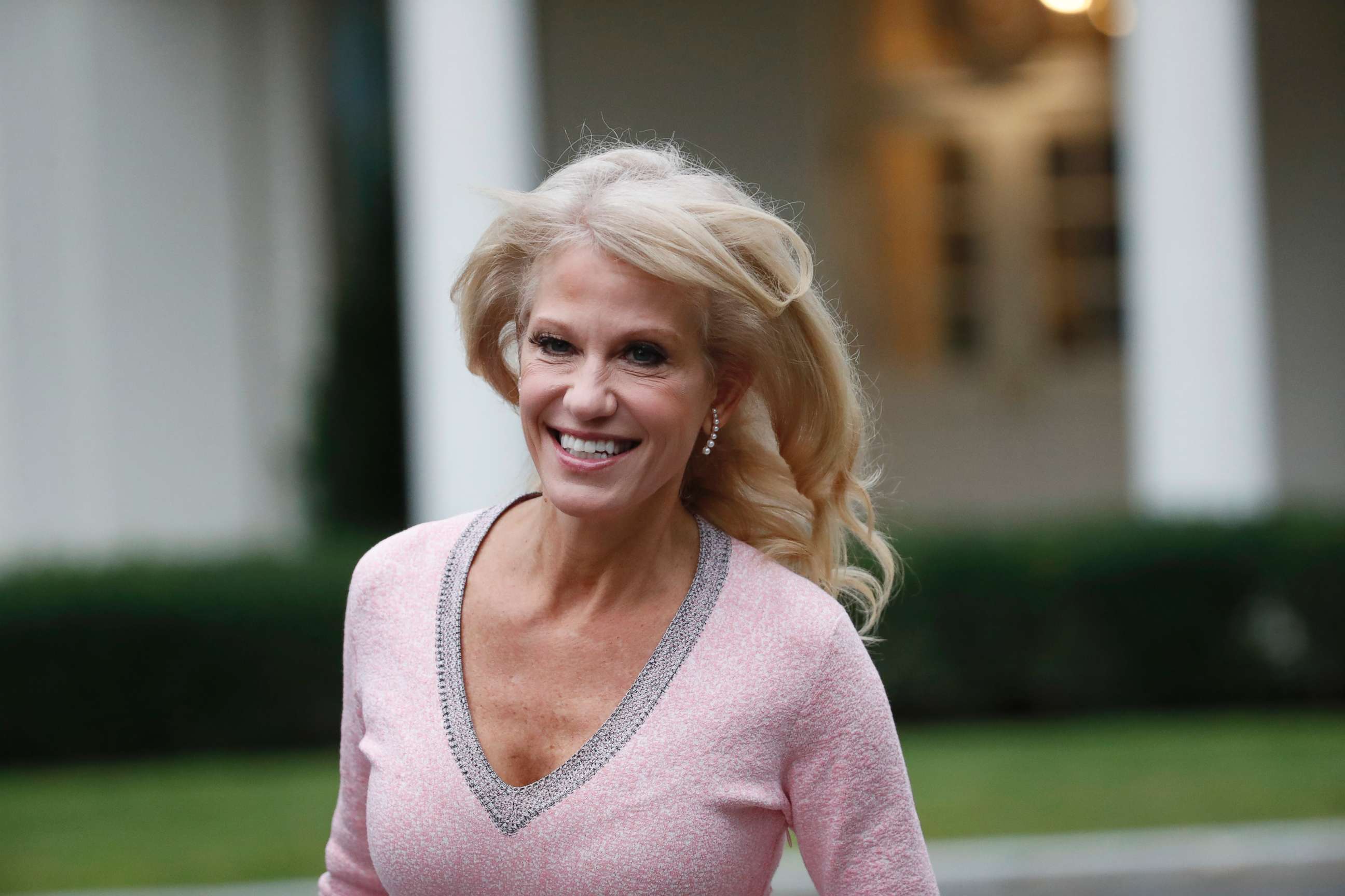 PHOTO: Kellyanne Conway arrives at the White House, Sept. 27, 2018.