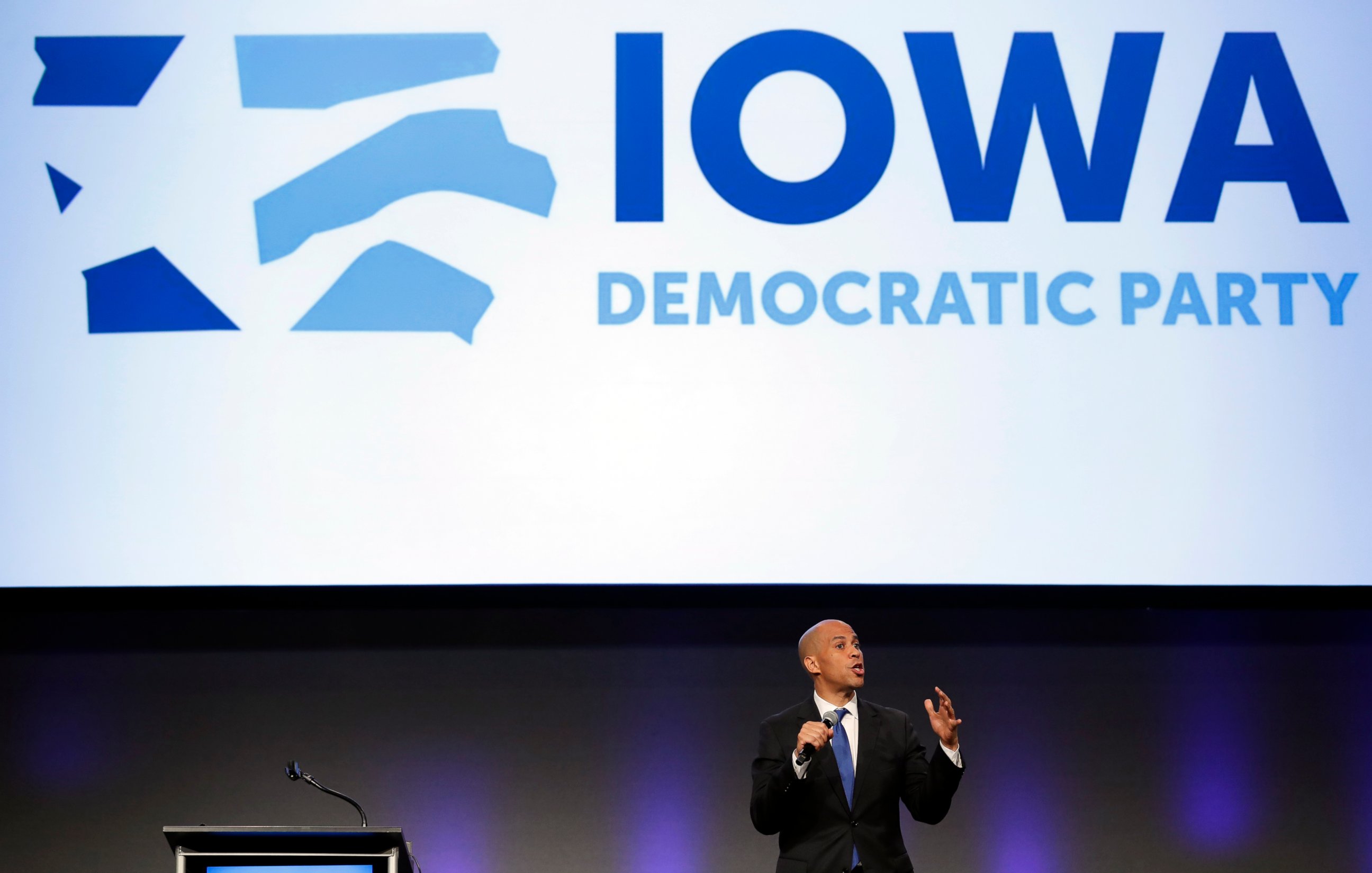 PHOTO: U.S. Sen. Cory Booker, D-N.J., speaks during the Iowa Democratic Party's annual Fall Gala, Saturday, Oct. 6, 2018, in Des Moines, Iowa.