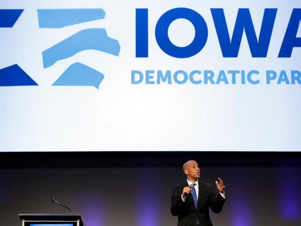PHOTO: U.S. Sen. Cory Booker, D-N.J., speaks during the Iowa Democratic Partys annual Fall Gala, Saturday, Oct. 6, 2018, in Des Moines, Iowa.