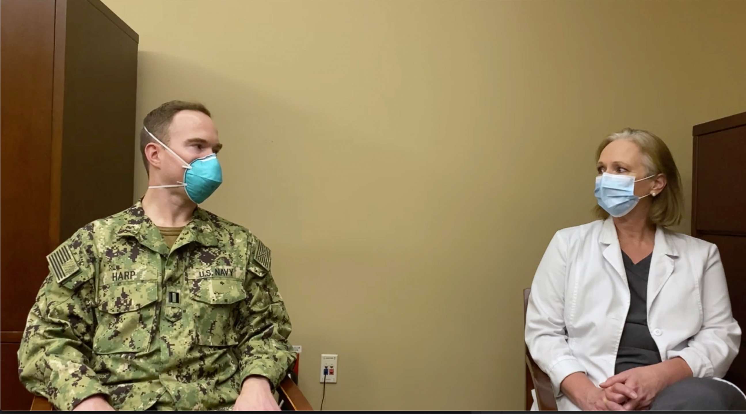 PHOTO: Navy Lt. Garrett Harp gives thanks to chief nursing officer Deborah Meeks at  Fort Duncan Regional Medical Center in Eagle Pass, Texas, in an undated photo.