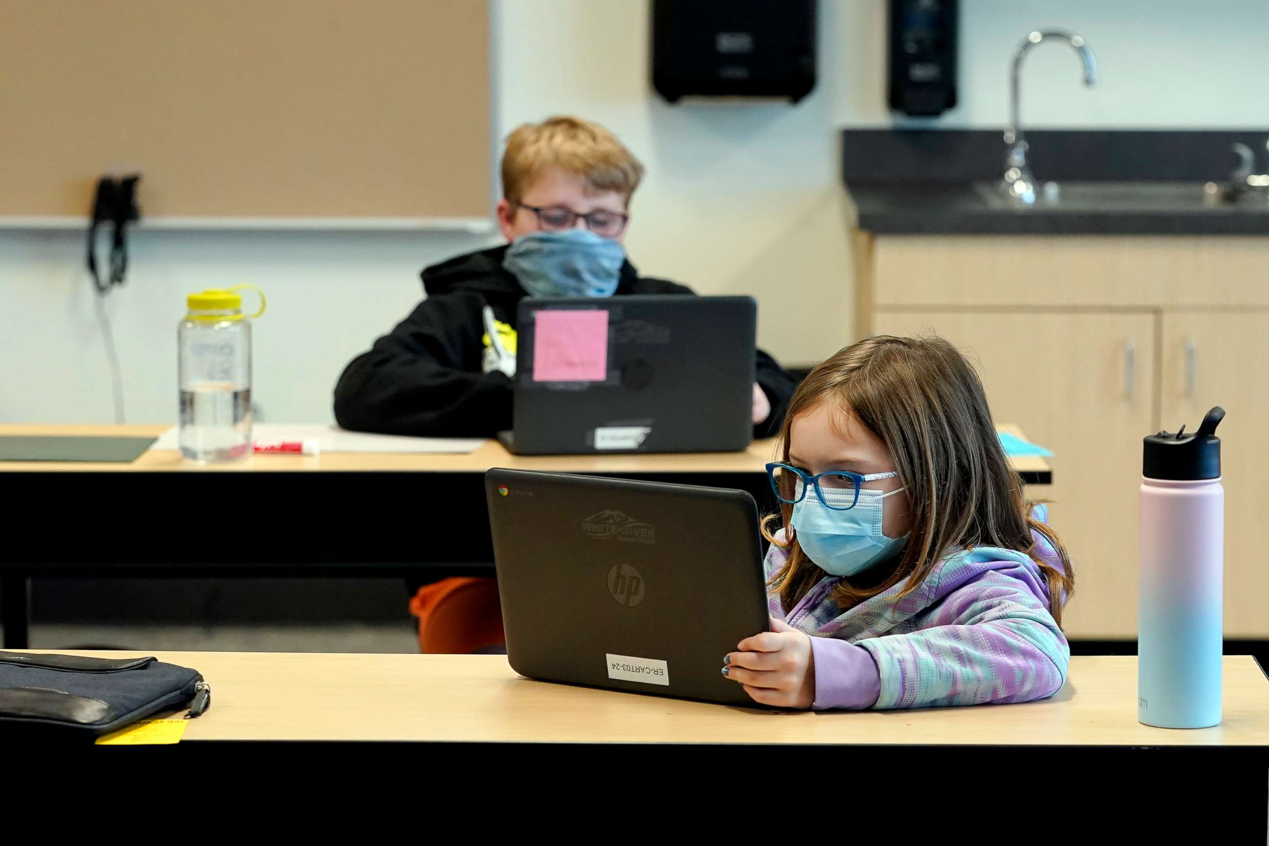PHOTO: Students wear masks as they work in a fourth-grade classroom, at Elk Ridge Elementary School in Buckley, Wash. , Feb.2, 2021.