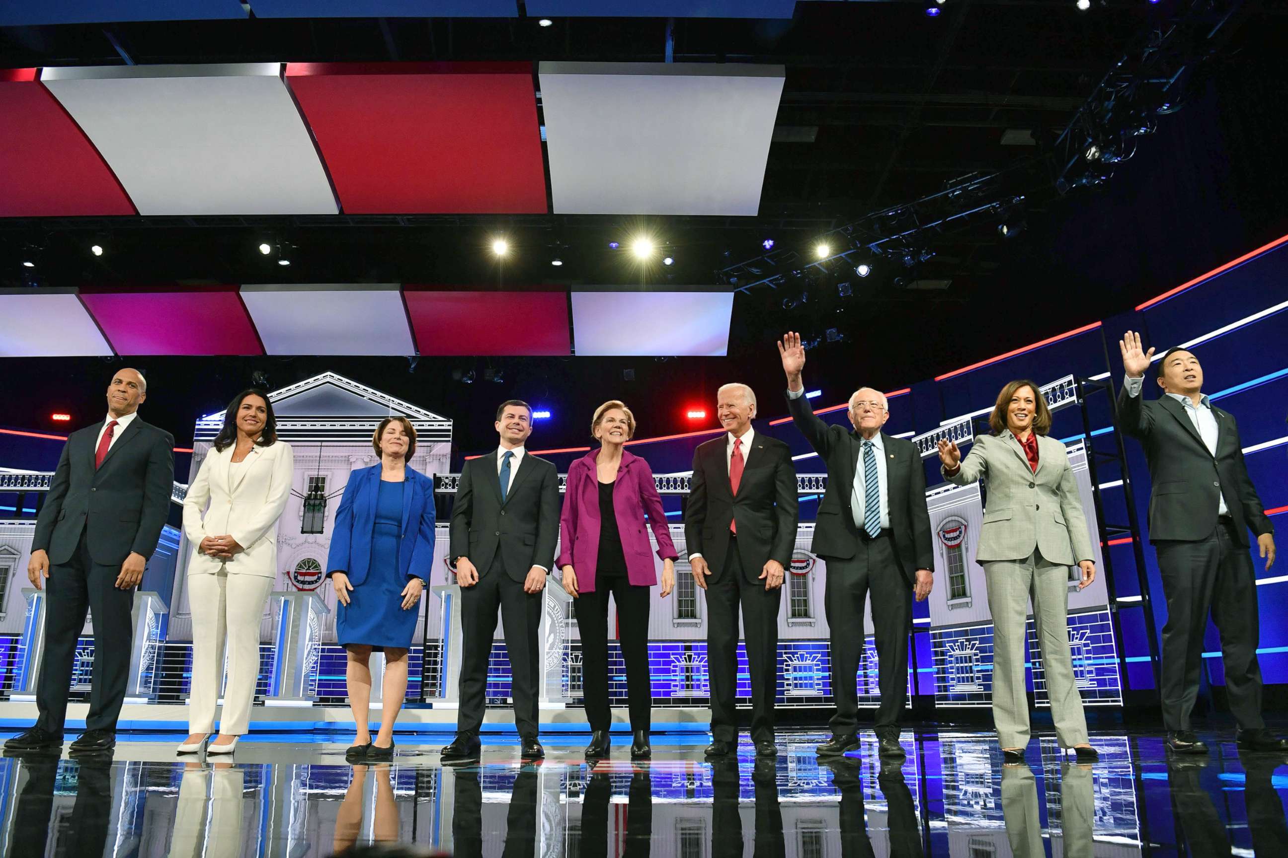 PHOTO: Democratic presidential hopefuls arrive onstage for the fifth Democratic primary debate of the 2020 presidential campaign season in Atlanta, Nov. 20, 2019.