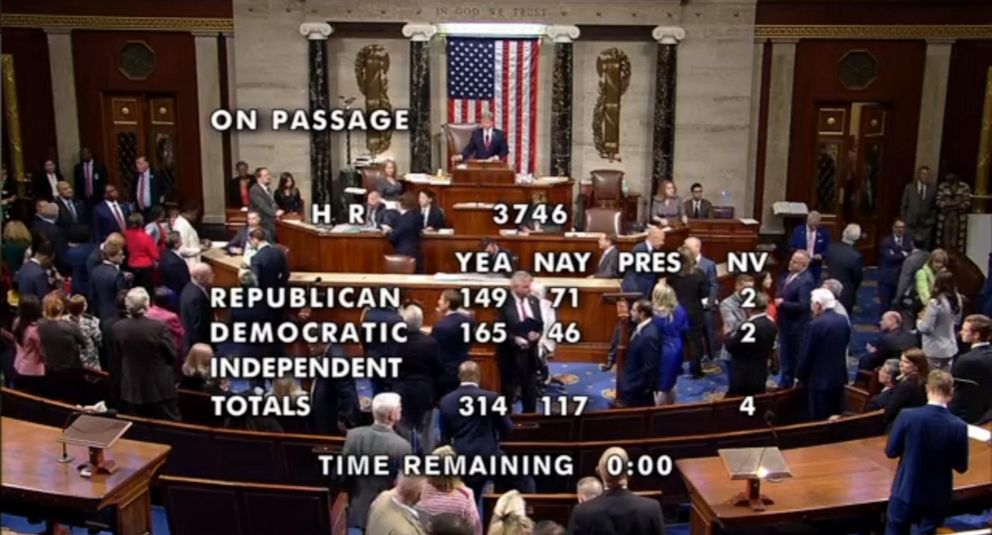PHOTO: The House passed the debt limit deal by a vote of 314-117.