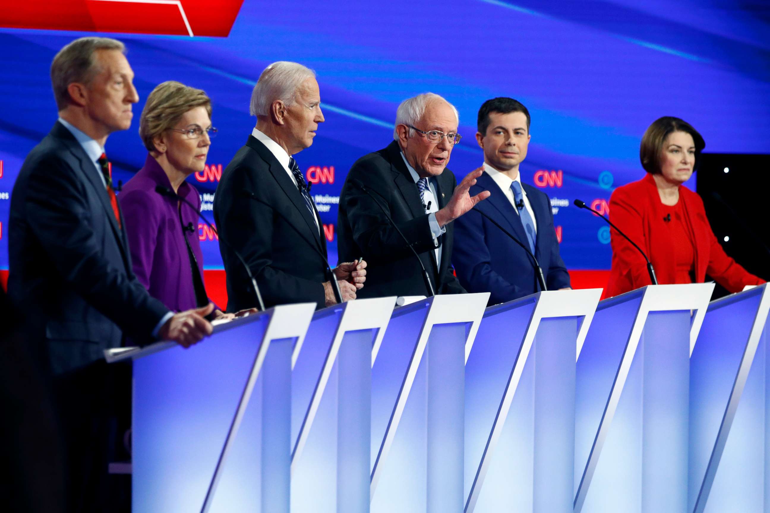 PHOTO: Democratic presidential candidates appear during a Democratic presidential primary debate hosted by CNN and the Des Moines Register in Des Moines, Iowa, Jan. 14, 2020.