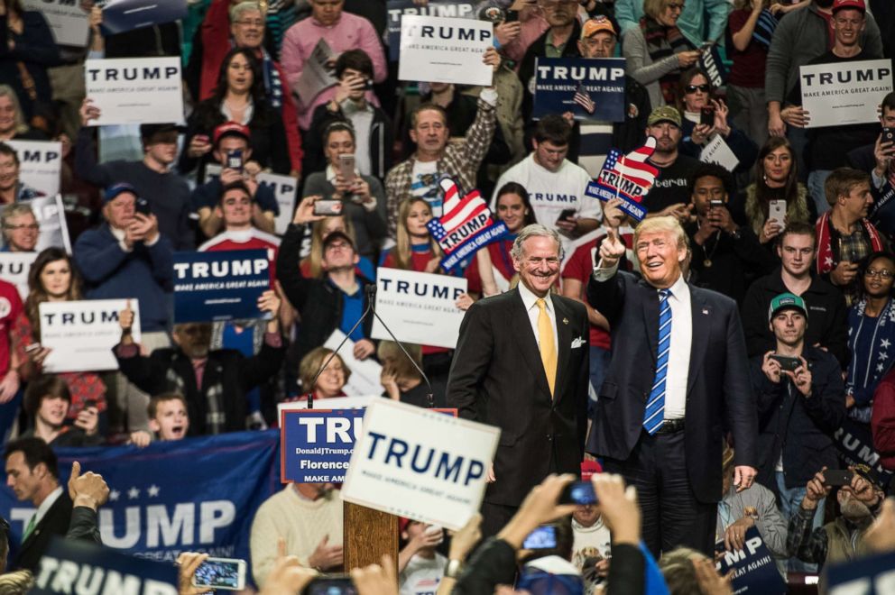 PHOTO: Republican presidential candidate Donald Trump is introduced by South Carolina Lieutenant Governor Henry McMaster at a campaign rally on Feb. 5, 2016 in Florence, S.C.