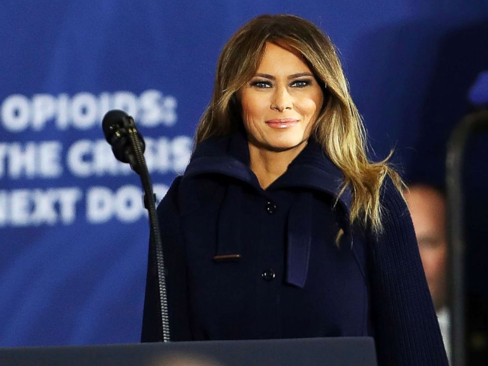 PHOTO: First lady Melania Trump walks onto the stage to introduce her husband and to speak about opioids at an event at Manchester Community College on March 19, 2018 in Manchester, N.H.