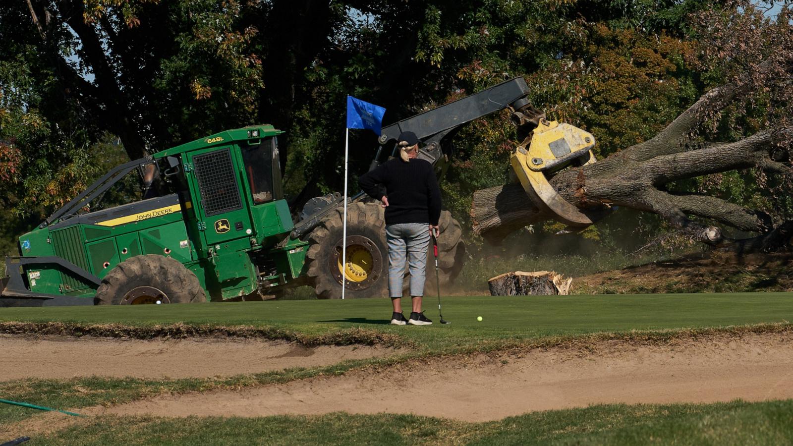 Judge says court will investigate government officials in DC golf course case