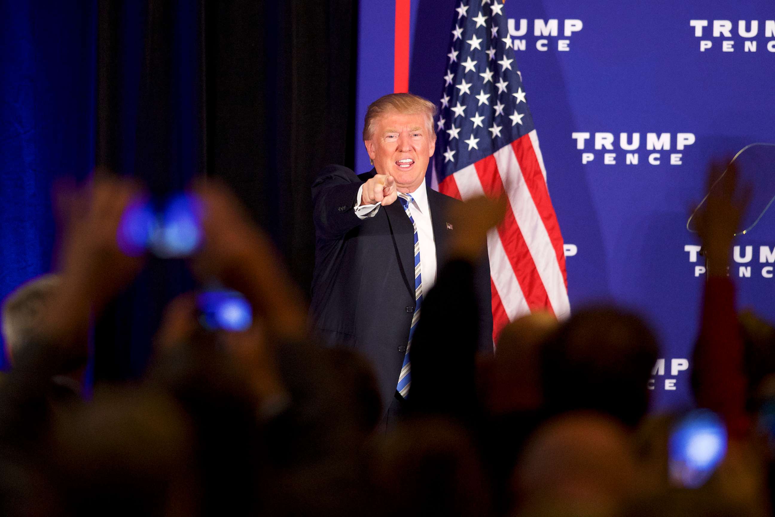 PHOTO: Republican Presidential nominee Donald Trump acknowledges supporters after holding an event in Gettyburg, PA, Oct. 22, 2016. 