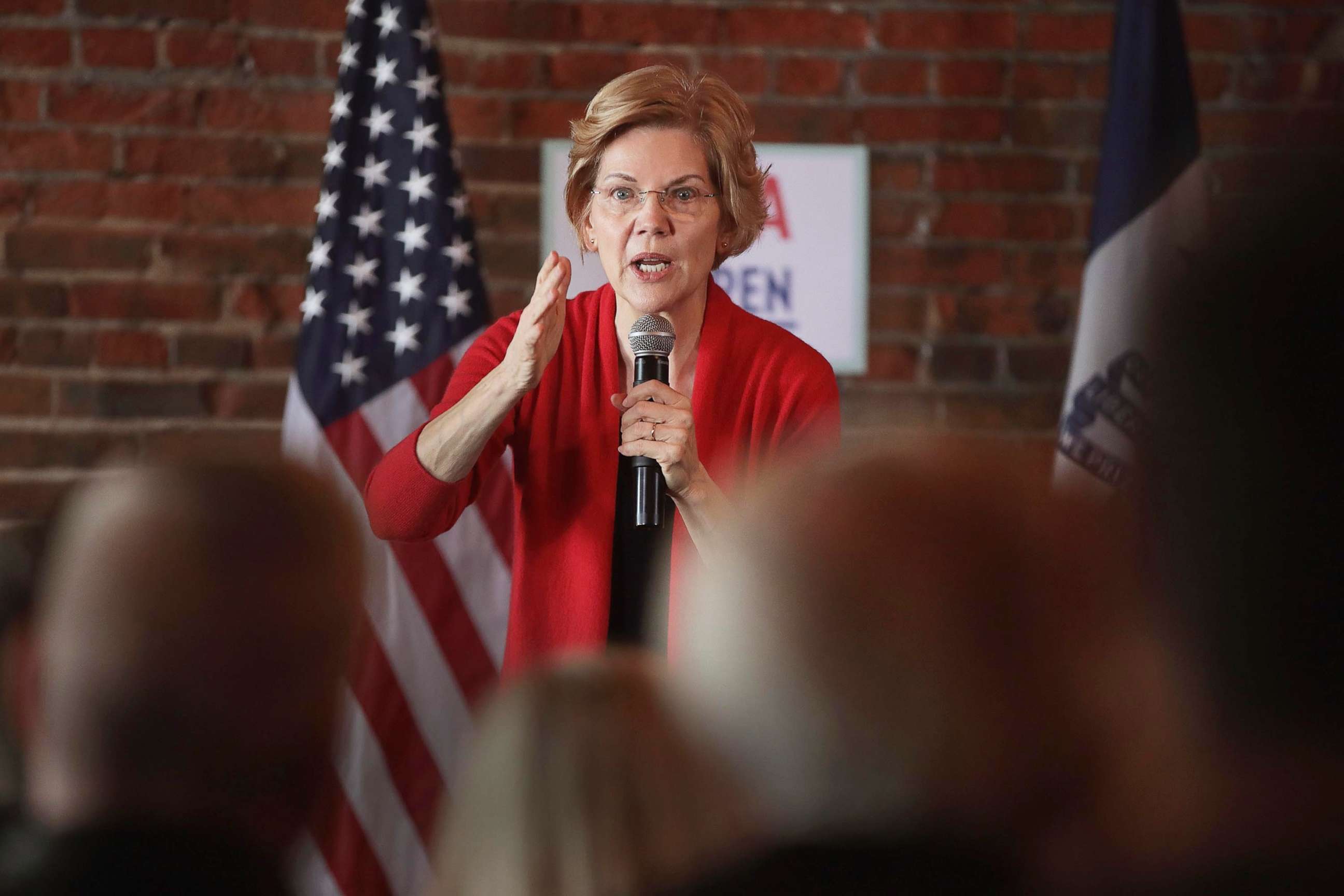 PHOTO: Sen. Elizabeth Warren speaks at a campaign rally at the Stone Cliff Winery on March 1, 2019, in Dubuque, Iowa.