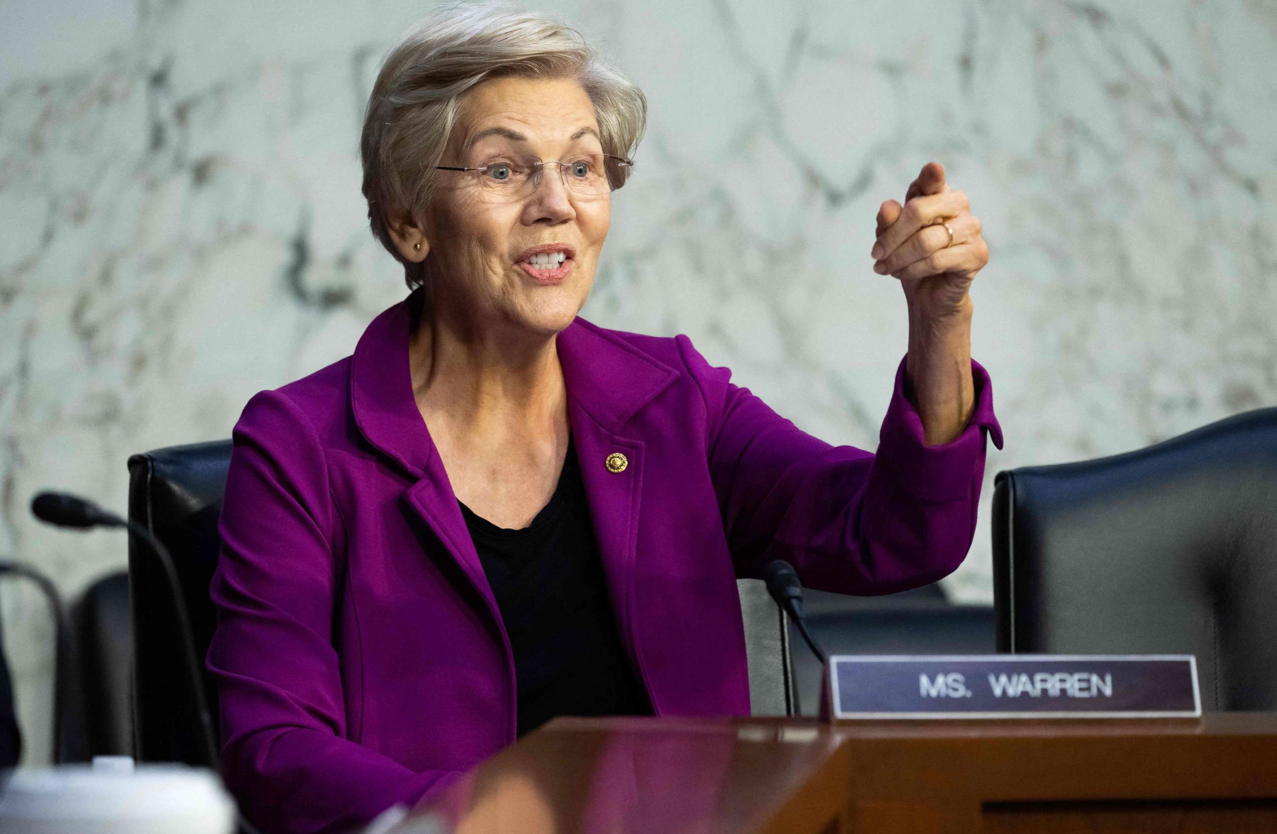 PHOTO: Sen. Elizabeth Warren questions bank CEOs as they testify during a Senate Banking, Housing, and Urban Affairs Committee Hearing on the Annual Oversight of the Nation's Largest Banks, on Capitol Hill in Washington, DC, Sept. 22, 2022.