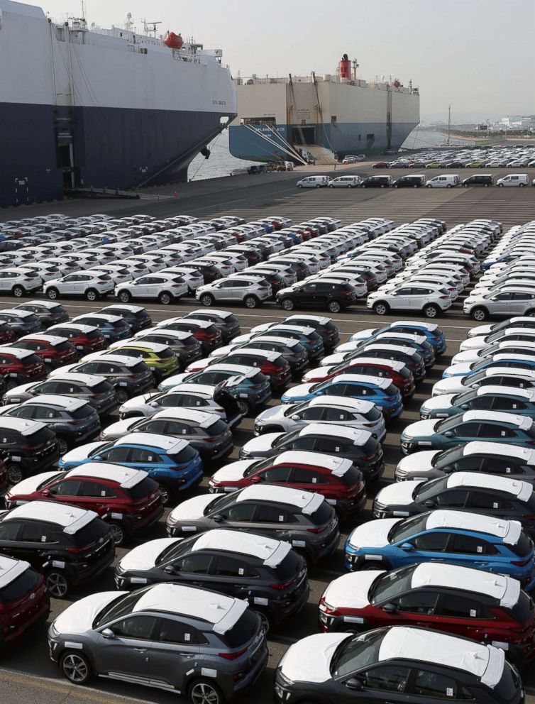 PHOTO: Cars waiting to be shipped fill the export pier of Hyundai Motor Co in the city of Ulsan, South Korea, March 26, 2018.