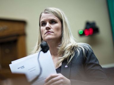 Senators introduce bill to limit harmful effects of social media on young people