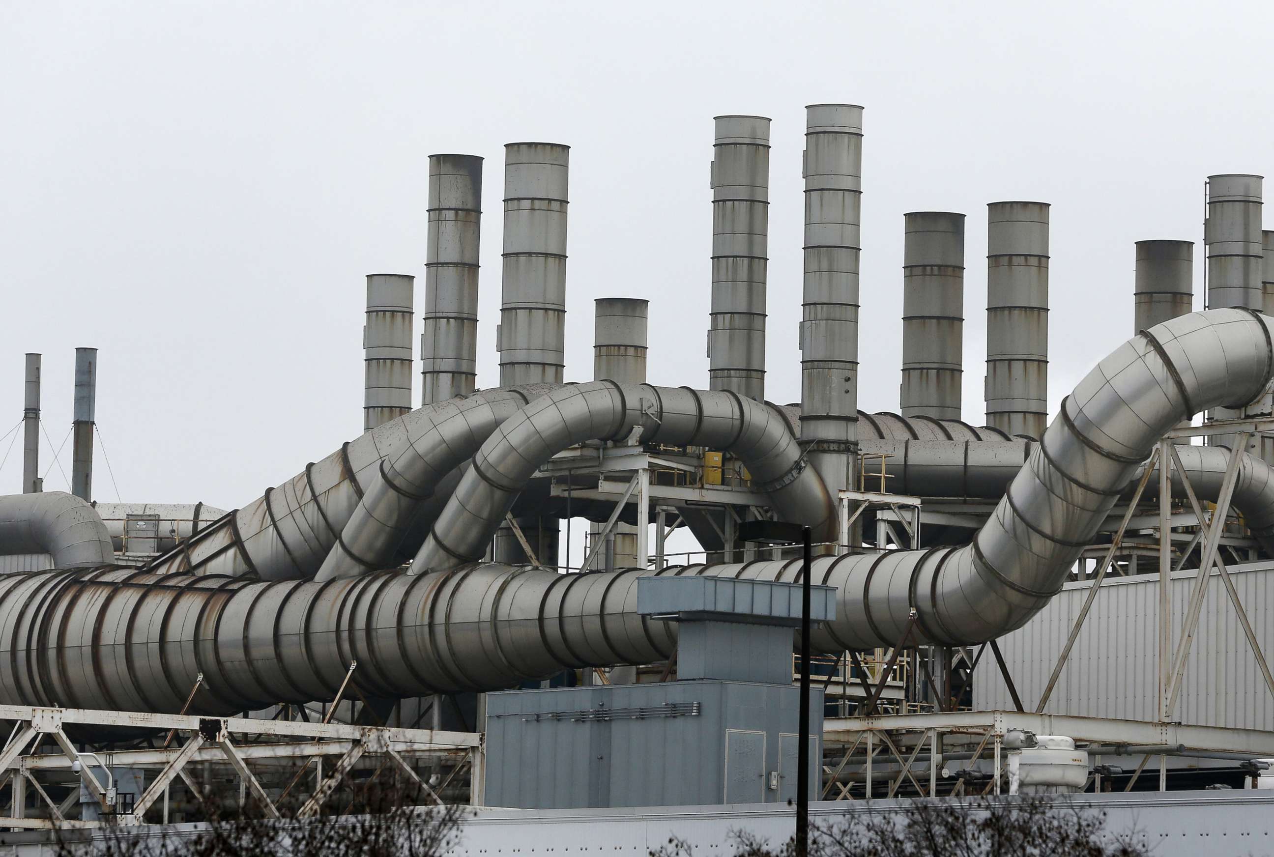 PHOTO: Piping stands on top of the Ford Motor Co. assembly plant in Flat Rock, Mich., Jan. 3, 2017.