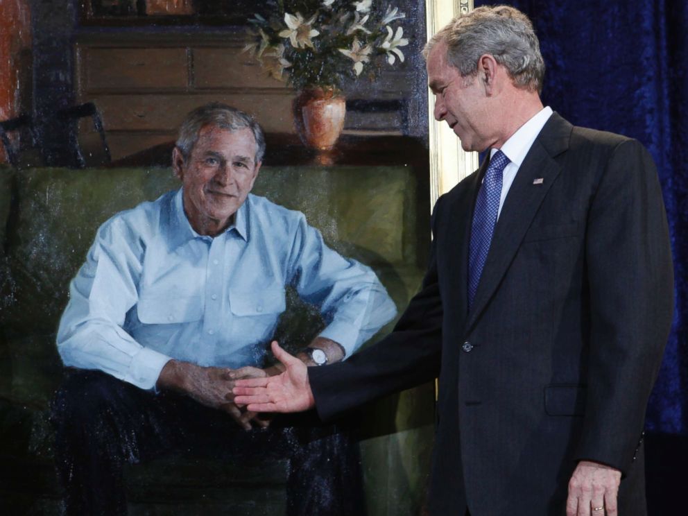 PHOTO: President George W. Bush unveils his portrait at the National Portrait Gallery, Dec. 19, 2008, in Washington.
