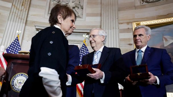 Jan. 6 Officers Awarded Congressional Gold Medals; Some Family Seem To ...