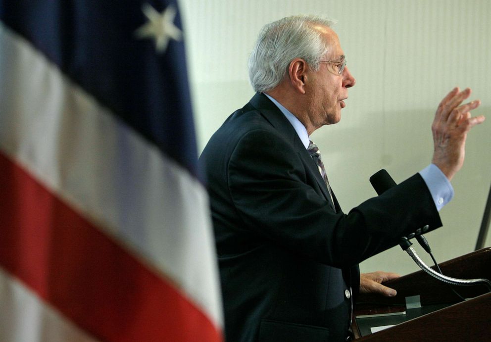 PHOTO: Democratic presidential hopeful Mike Gravel speaks at a news conference May 14, 2007, in Washington D.C. 