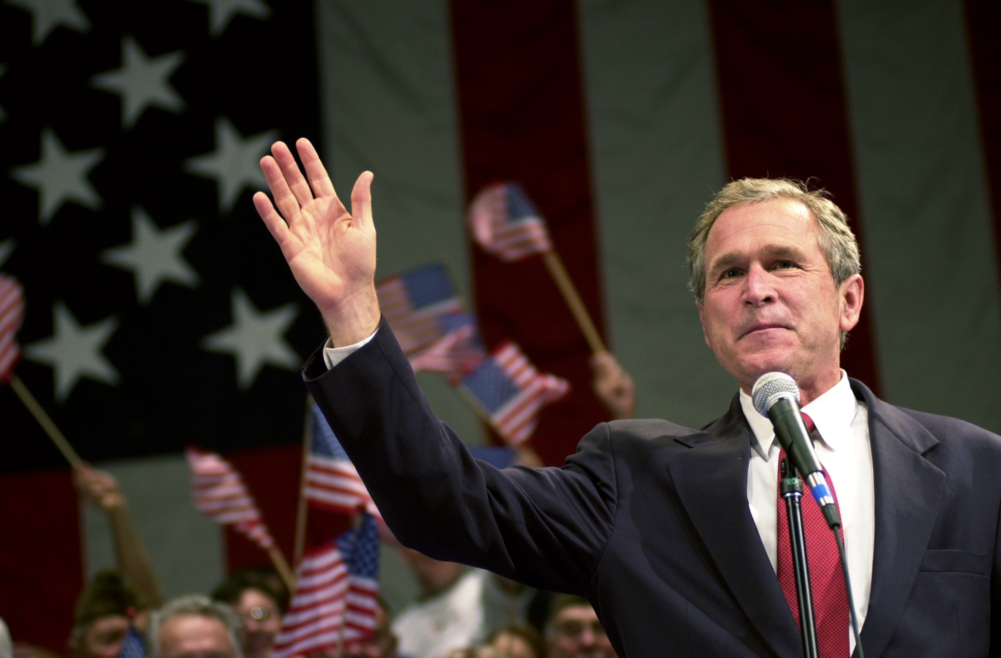 PHOTO: George W. Bush campaigns at the Adler Theater in Davenport, Iowa, Nov. 7, 2000.