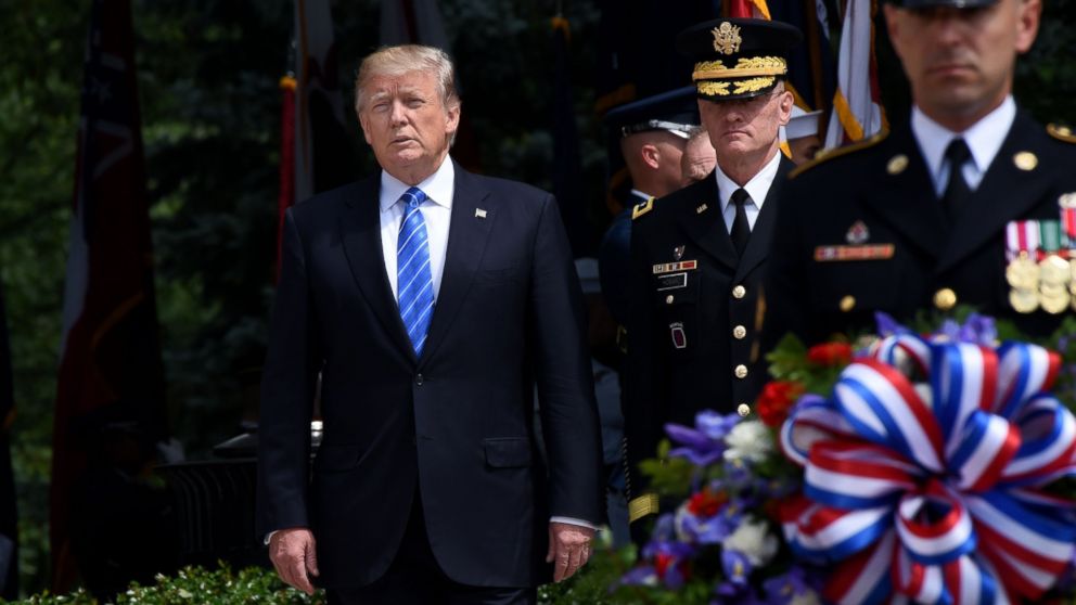 Trump honors fallen service members and Gold Star families in Memorial