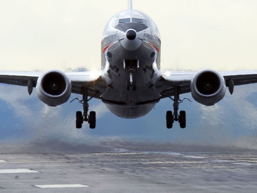 PHOTO: An American Airlines Boeing 737 airplane takes off from a runway at Ronald Reagan Washington National Airport in Arlington, Virginia, Sept. 23, 2013.