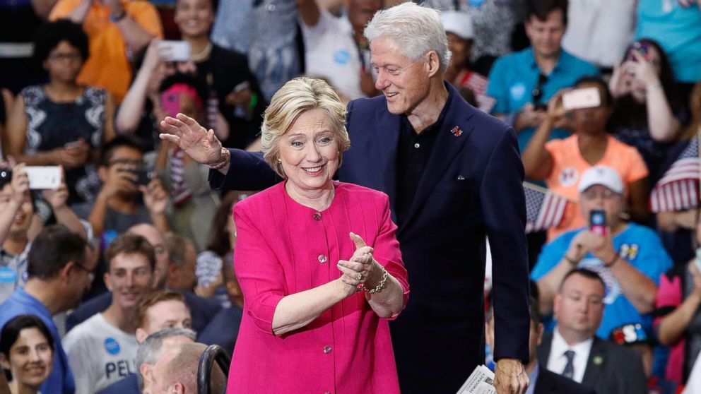 PHOTO: Hillary Clinton campaigns with her husband, former President Bill Clinton at McGonigle Hall at Temple University, July 29, 2016 in Philadelphia.