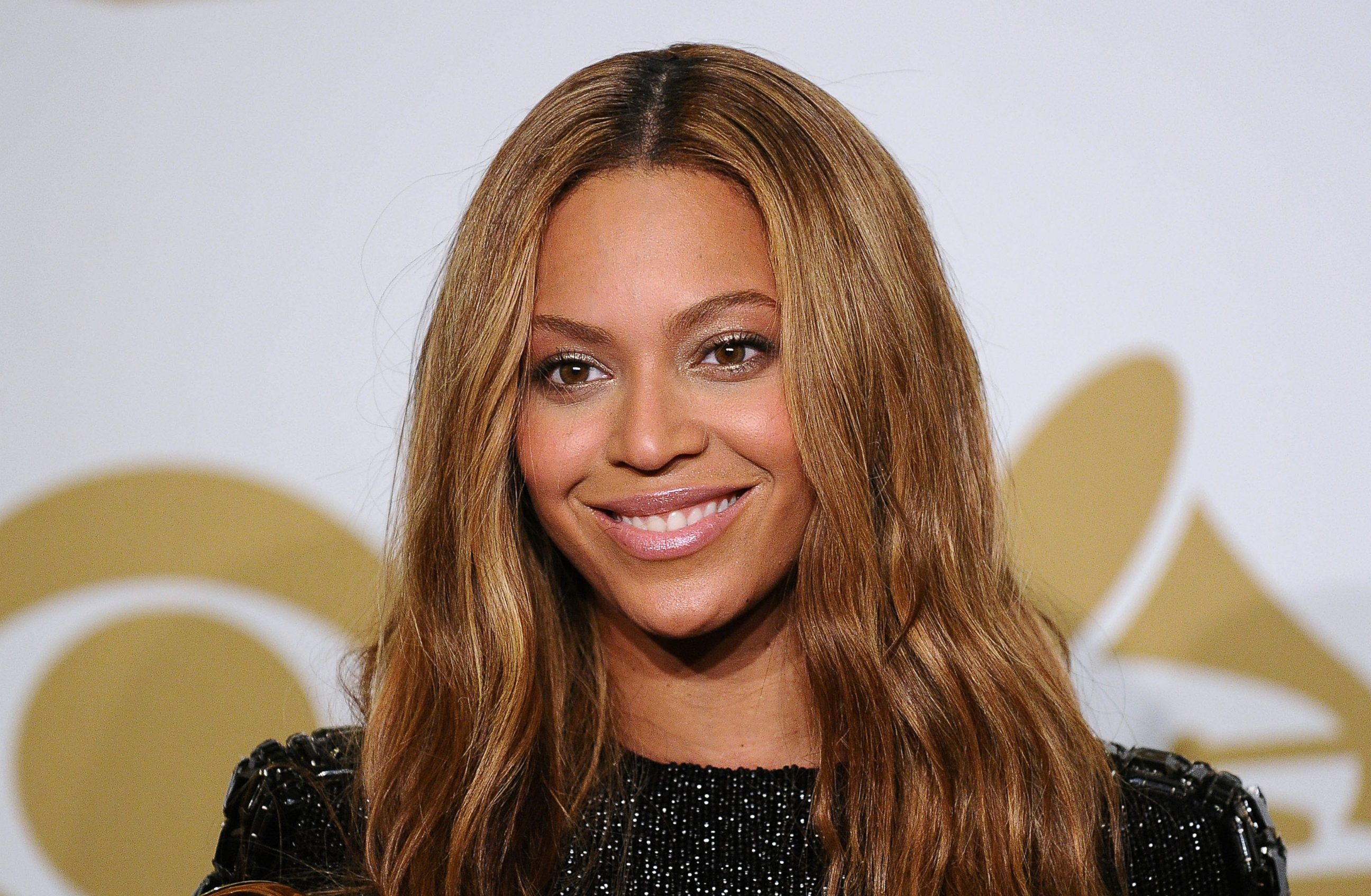 PHOTO: Beyonce poses in the press room at the 57th GRAMMY Awards at Staples Center, Feb. 8, 2015, in Los Angeles.
