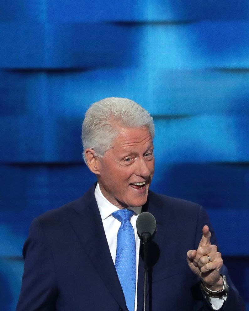 gty_dnc_bill_clinton_gestures_ps_160726_