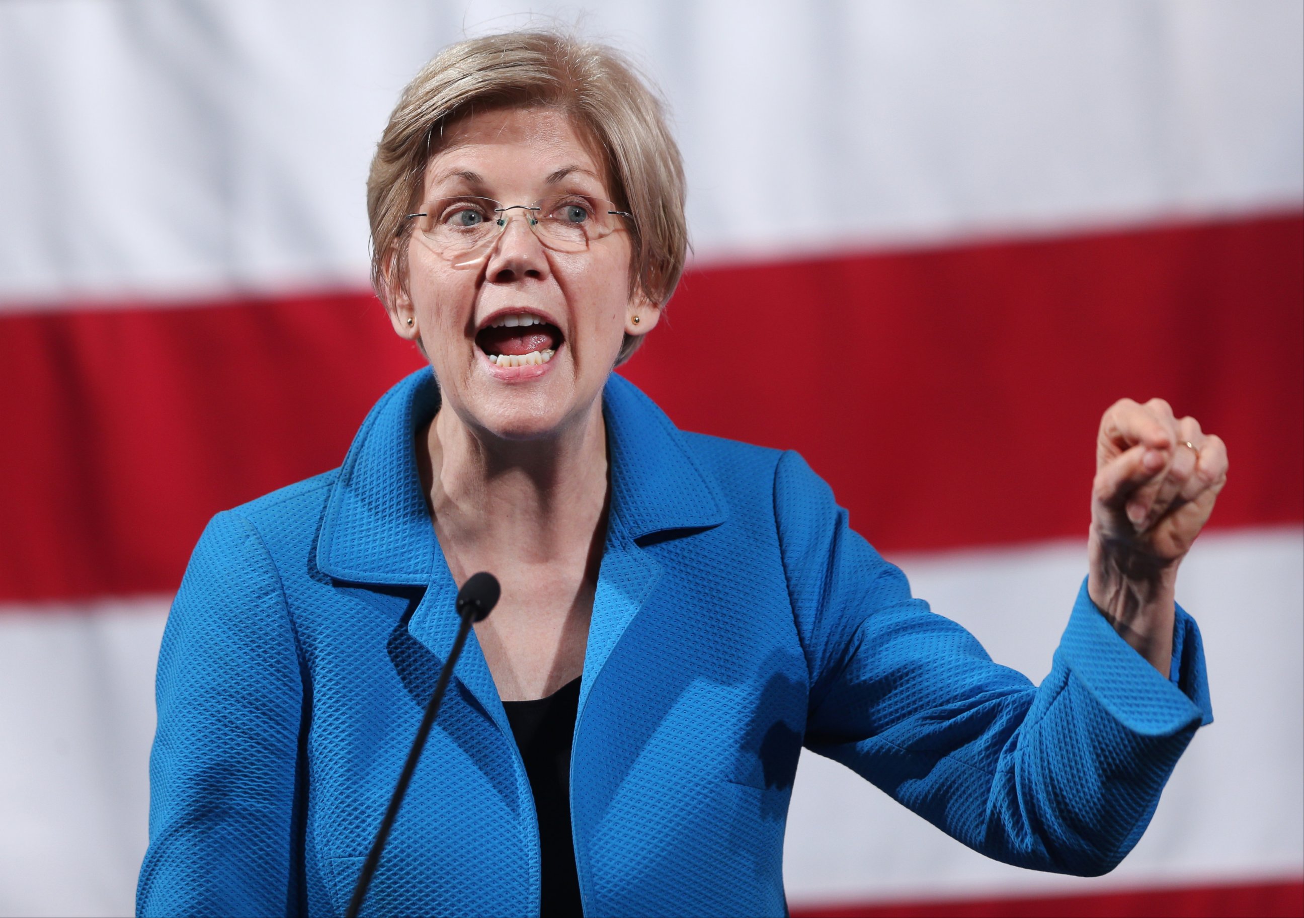 PHOTO: Senator Elizabeth Warren speaks during the New Hampshire Democratic Party State Convention at Bedford High School in Bedford, New Hampshire, June 18, 2016.