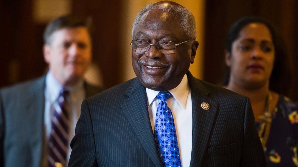James Clyburn arrives in the U.S. Capitol with House Democratic Leaders to call on House Republicans to join in bipartisan budget negotiations, Sept. 8, 2015.  