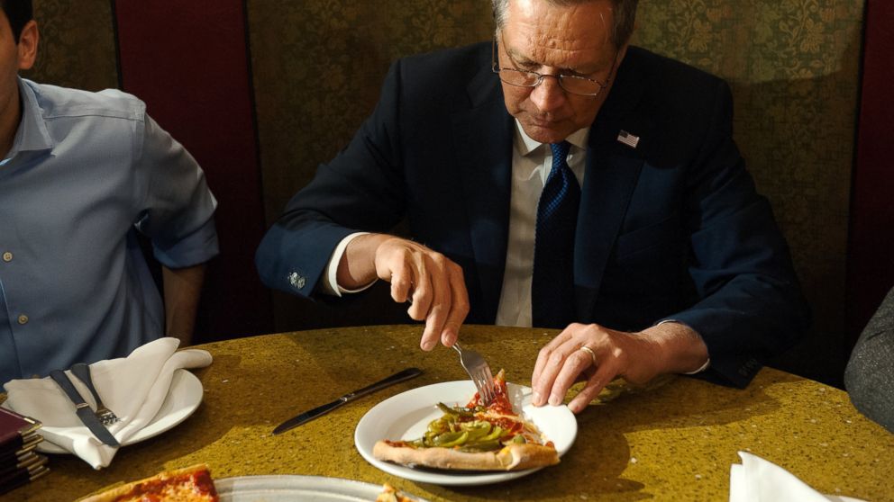 VIDEO: Politician Food Fails: The 'Wrong' Way to Eat New York City Pizza