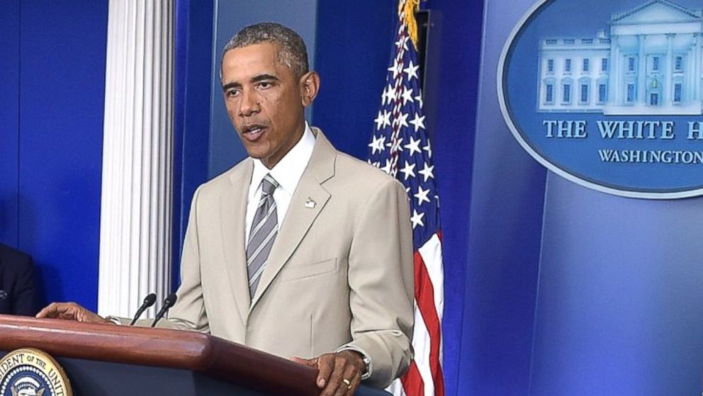 Social Media Explodes Over Obama's Tan Suit - News