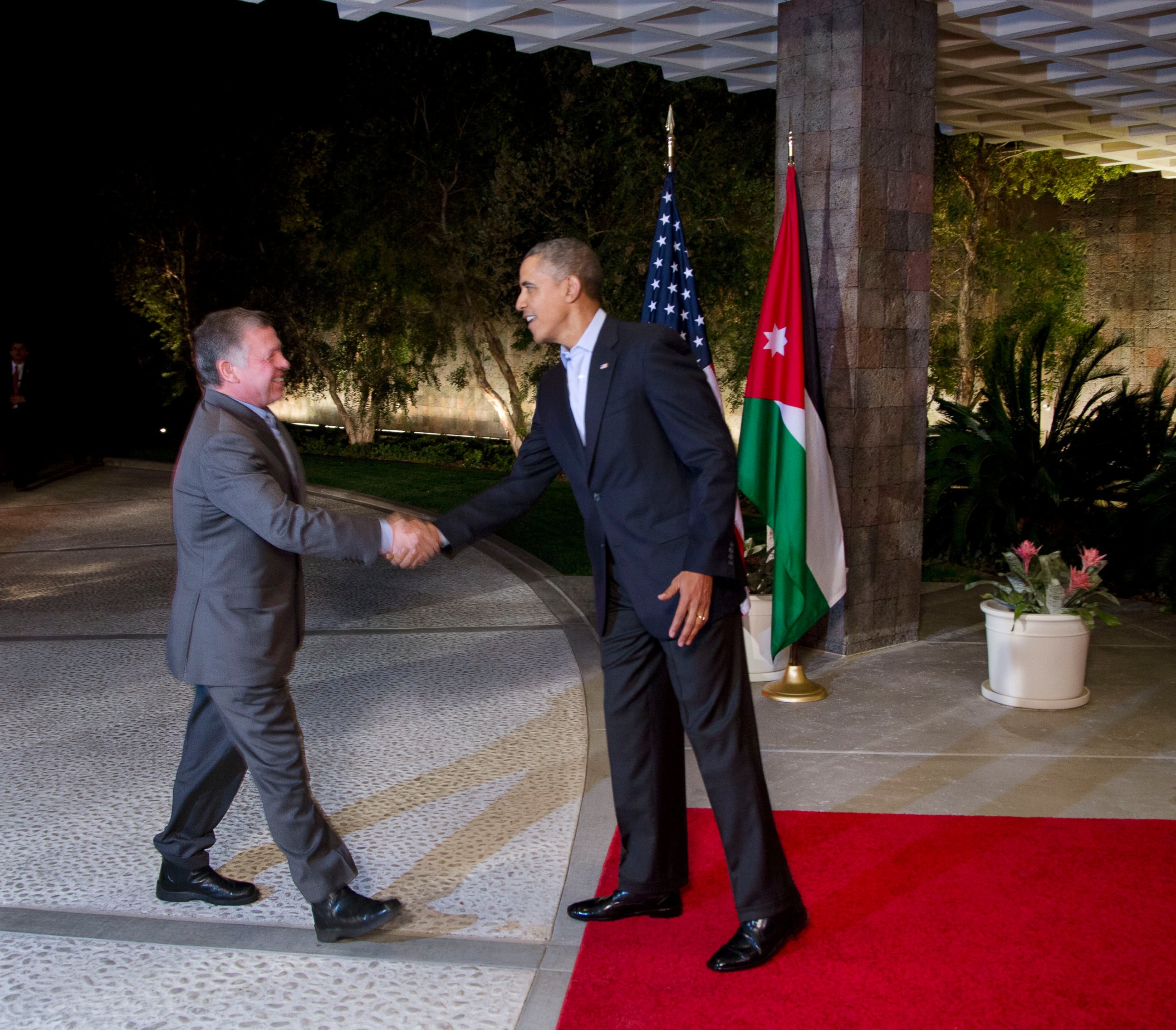 PHOTO: His Majesty King Abdullah II of Jordan and President Barack Obama shake hands at the Annenberg Retreat at Sunnylands in Rancho Mirage, Calif. on Feb. 14, 2014. 