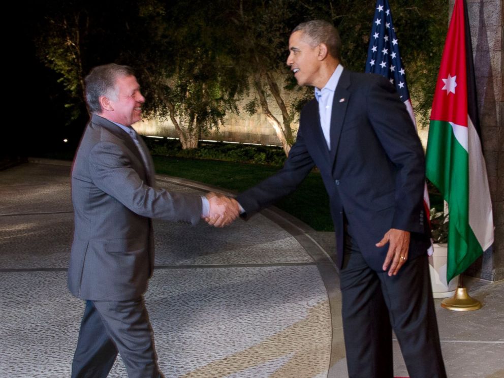 PHOTO: His Majesty King Abdullah II of Jordan and President Barack Obama shake hands at the Annenberg Retreat at Sunnylands in Rancho Mirage, Calif. on Feb. 14, 2014.