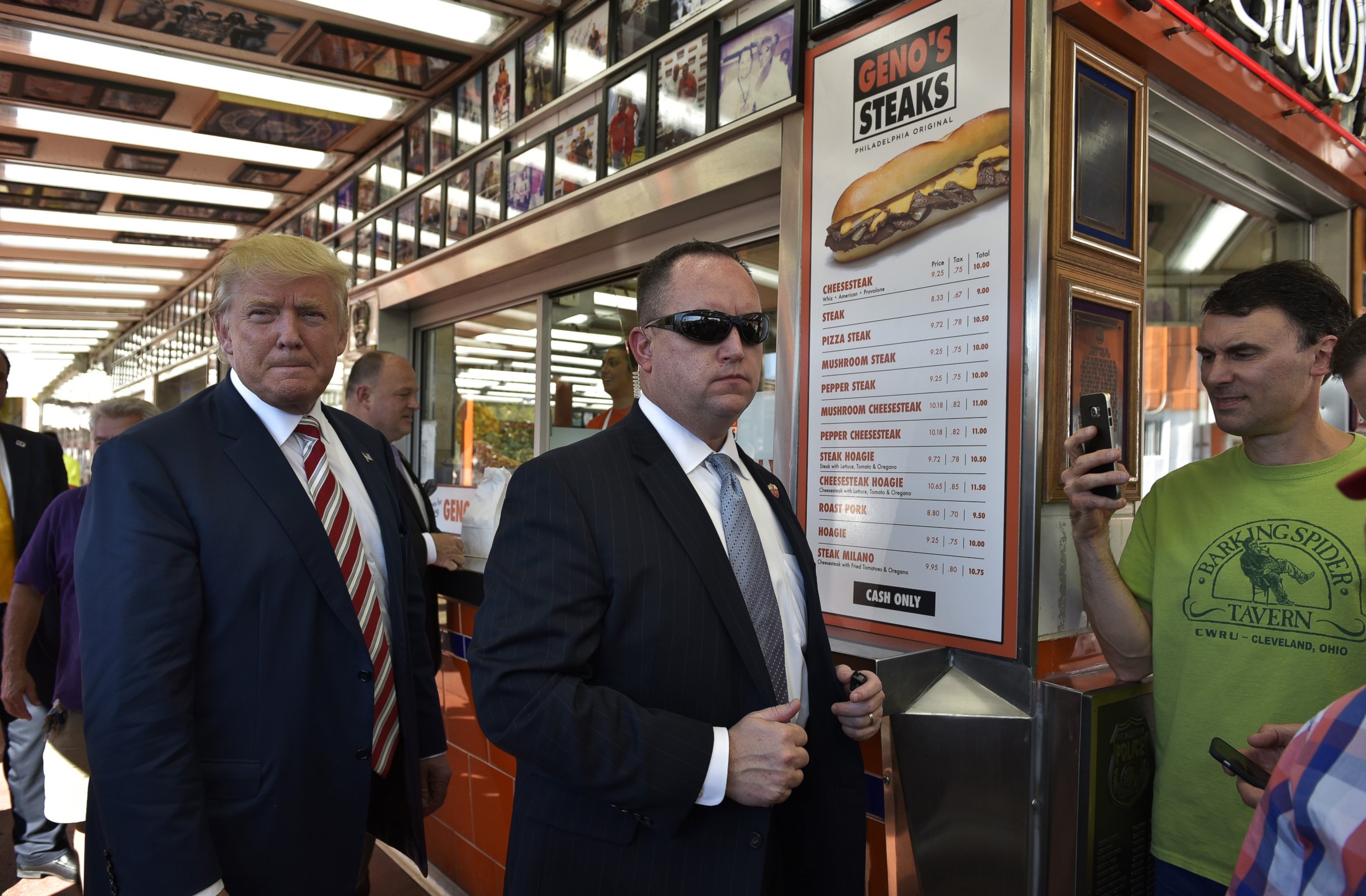 PHOTO: Donald Trump stops at Geno's Steaks in Philadelphia, Sept. 22, 2016.