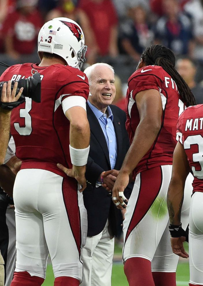 Arizona Cardinals' Fitzgerald visits Sen. McCain at his Arizona