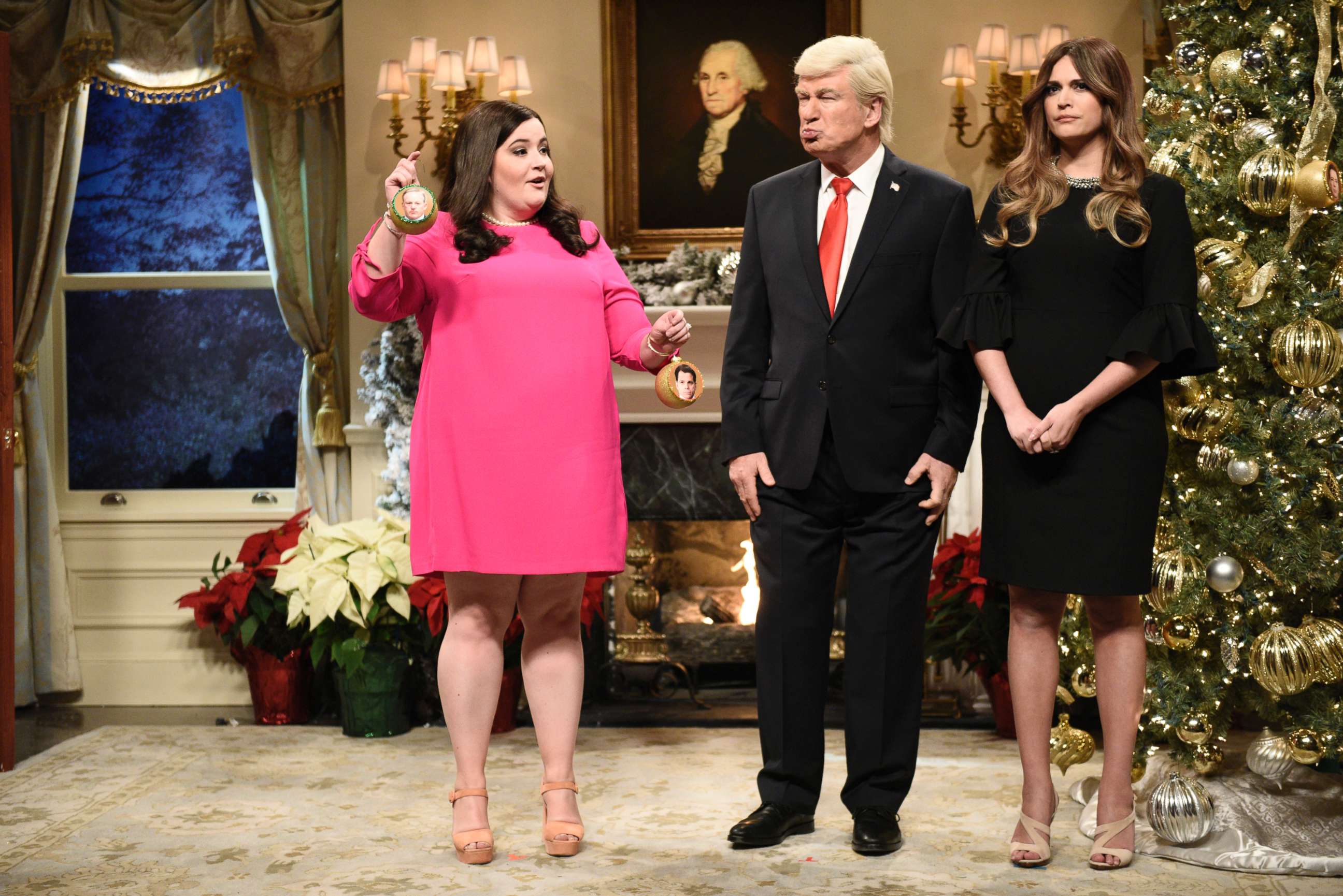 PHOTO: SATURDAY NIGHT LIVE -- Episode 1734 -- Pictured: (l-r) Aidy Bryant as Sarah Huckabee Sanders, Alec Baldwin as President Donald Trump, Cecily Strong as Melania Trump during "White House Tree Trimming Cold Open" on December 16, 2017 